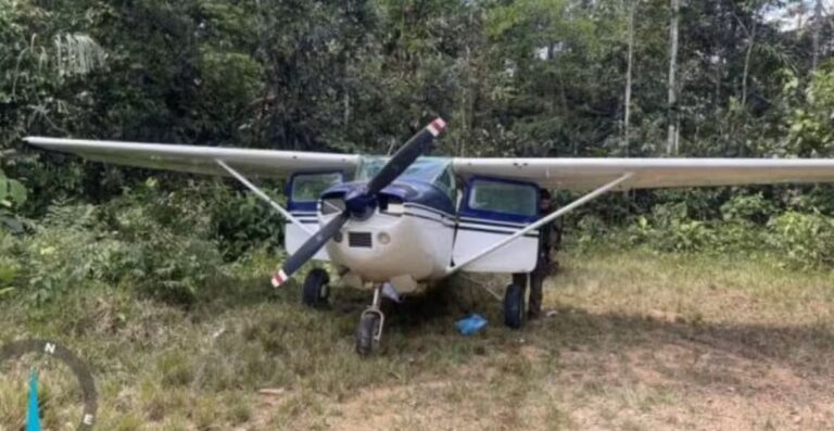 Avião vindo da Venezuela é destruído após pouso em pista clandestina na Terra Yanomami