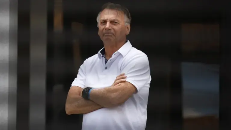 Defesa de Bolsonaro pede ao STF autorização para visitas de Michelle e dos filhos