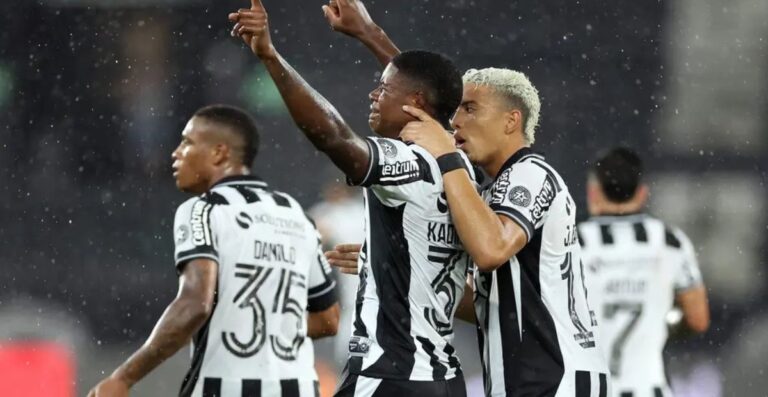 Botafogo busca virada sobre o Sport e segue vivo na briga pela Libertadores