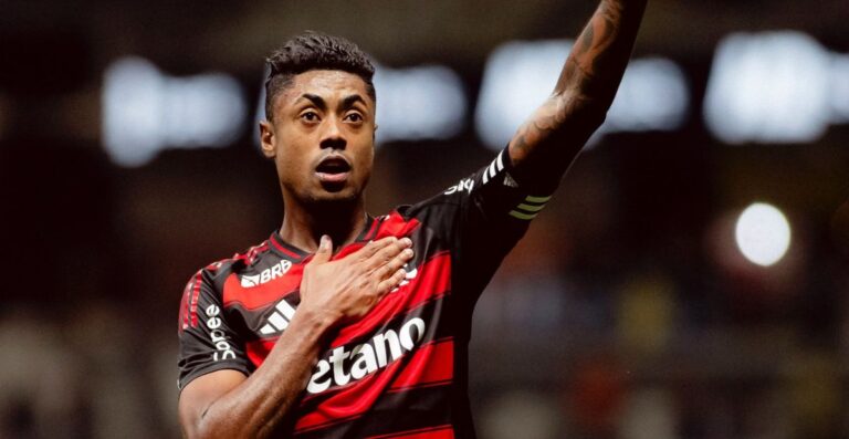 Flamengo empata com Atlético e fica mais perto do título após derrota do Palmeiras