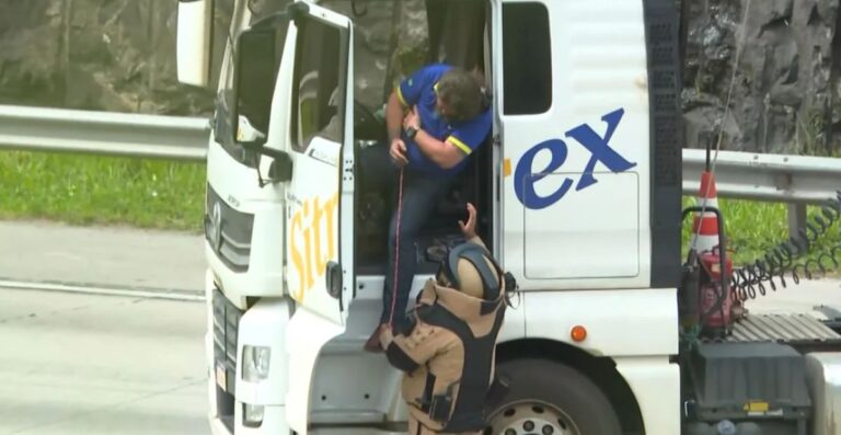 Motorista de carreta com bomba falsa em Rodoanel de SP levou explosivos ao Peru, diz polícia