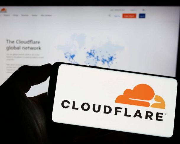 Cloudflare volta a funcionar após falha de sistema; diretor da empresa explica queda de servidor