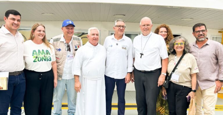 COP30: Governo do Amazonas apresenta Barco Hospital São João XXIII e firma parceria com o Ministério da Saúde