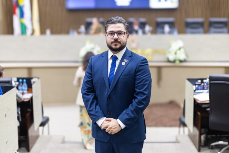 “Saio de cabeça erguida”: Amauri Gomes comenta impacto de sua atuação na mudança de cadeiras