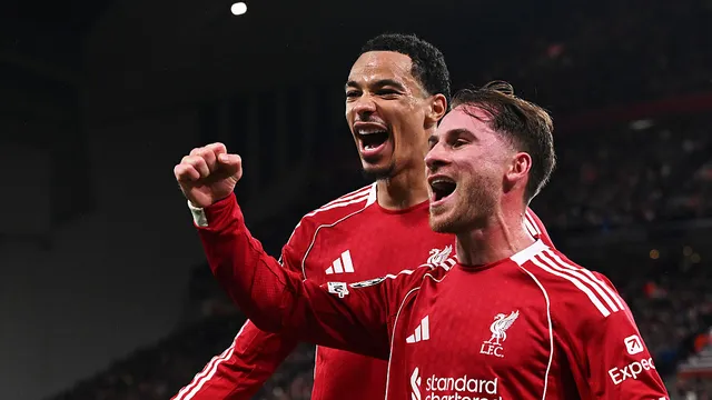 Liverpool vence o Real Madrid e se aproxima da liderança na Liga dos Campeões