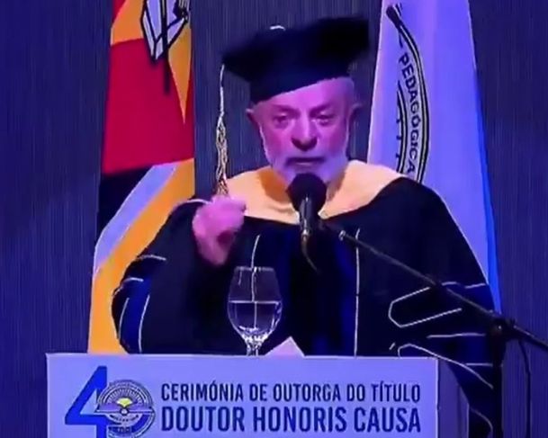 Lula recebe título honoris causa em Maputo em universidade
