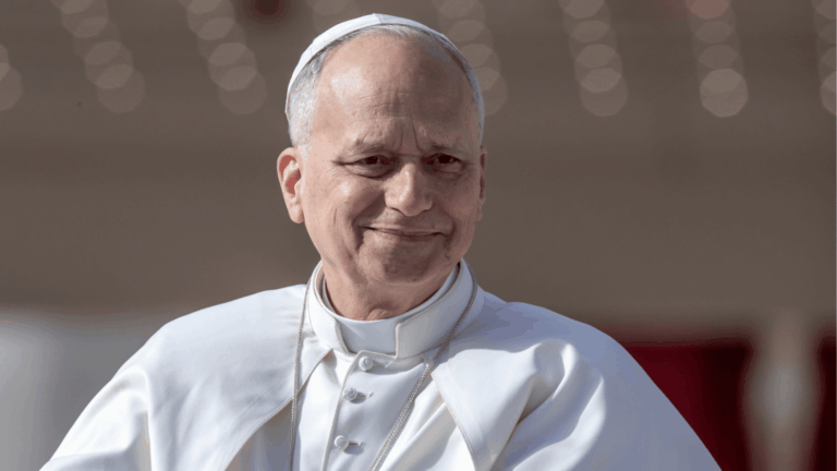 Vaticano reafirma visão da monogamia e aborda sexualidade no casamento