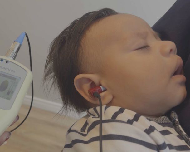 Diagnóstico precoce da perda auditiva em crianças é chave para fala e aprendizagem, alerta especialista