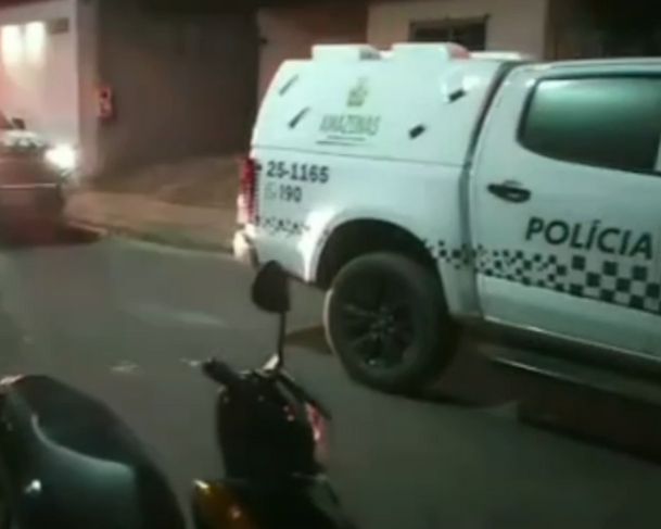 Homem mata o próprio irmão com facada nas costas em Itacoatiara