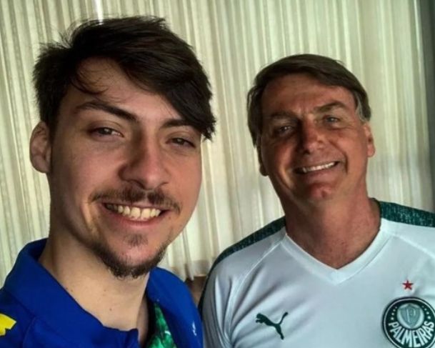 Jair Renan e Michelle Bolsonaro visitam ex-presidente na prisão; “Está se sentindo injustiçado”
