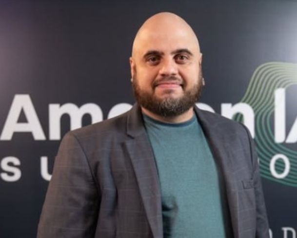 Rodrigo Araújo abre o Amazon IA Summit 2025 com palestra sobre uso assertivo da IA nos negócios