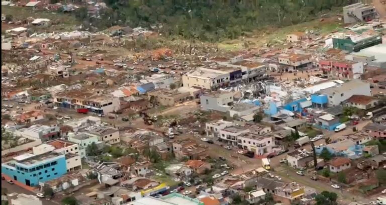 Três tornados com ventos de até 330 km/h atingiram o Paraná, confirma Simepar