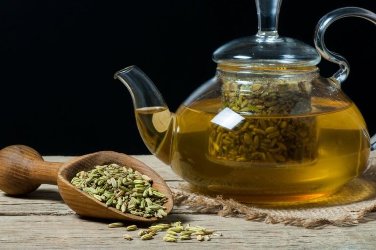 O chá que desincha “como mágica”: uma planta comum na sua cozinha pode resolver um problema que muita gente sofre em silêncio O chá que desincha “como mágica”: uma planta comum na sua cozinha pode resolver um problema que muita gente sofre em silêncio