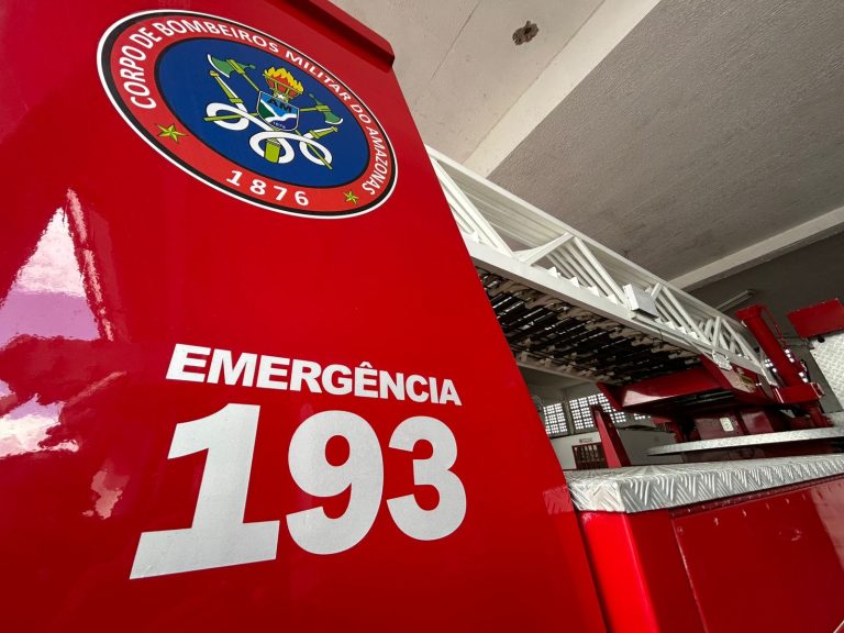 Cliente é resgatada após ficar trancada em supermercado fechado em Manaus