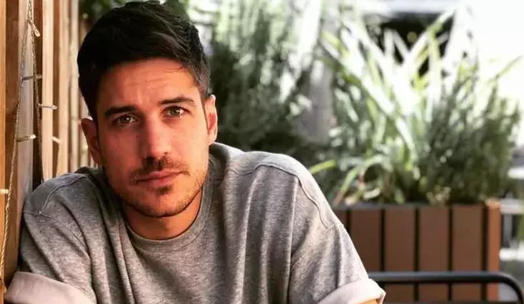 Marco Pigossi fala sobre fase em que temia se declarar gay: “Era sobrevivência” Marco Pigossi fala sobre fase em que temia se declarar gay: “Era sobrevivência”