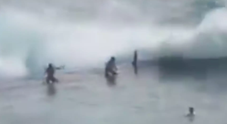 Onda gigante mata quatro turistas e deixa um desaparecido nas Ilhas Canárias