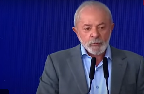 Lula comenta confusão na Câmara e afirma que país caminha para ser “civilizado” Lula comenta confusão na Câmara e afirma que país caminha para ser “civilizado”