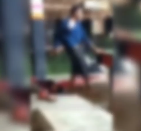 Briga em bar termina com homem decapitado e cabeça é exposta pelas ruas Briga em bar termina com homem decapitado e cabeça é exposta pelas ruas