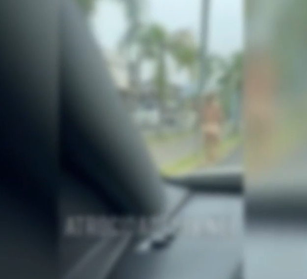 Travesti sai correndo nua pela rua de Campo Bom durante briga