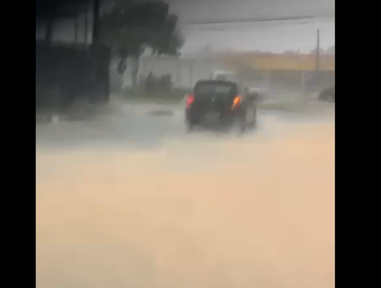 Manaus registra oito ocorrências durante chuvas em Manaus