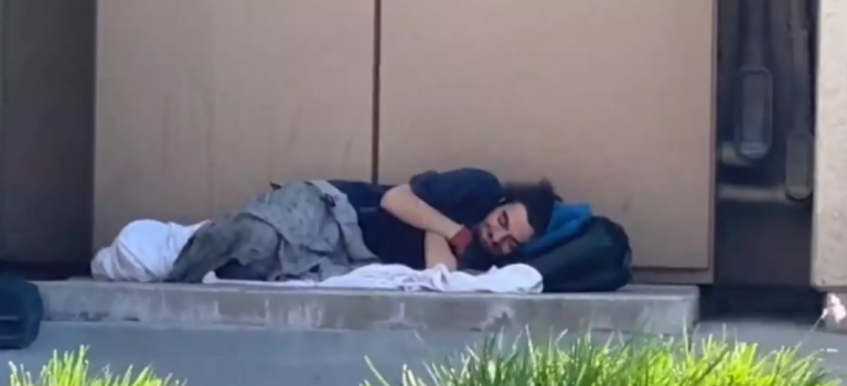 Da fama à rua: ex-astro da Nickelodeon reaparece em situação de vulnerabilidade