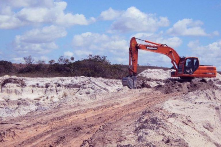 Secretário de Meio Ambiente é investigado por esquema de extração ilegal de areia