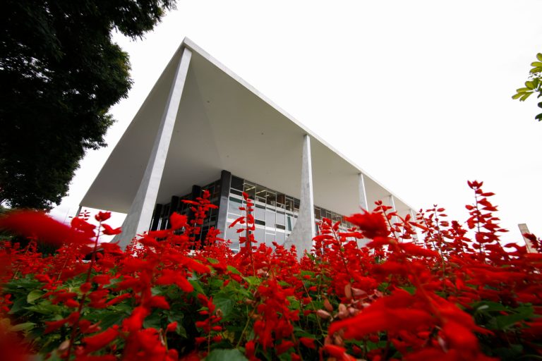 STF confirma validade da pena de disponibilidade para magistrados