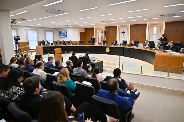 Contas de 2023 e 2024 de Wilson Lima passam no TCE-AM, com ressalvas