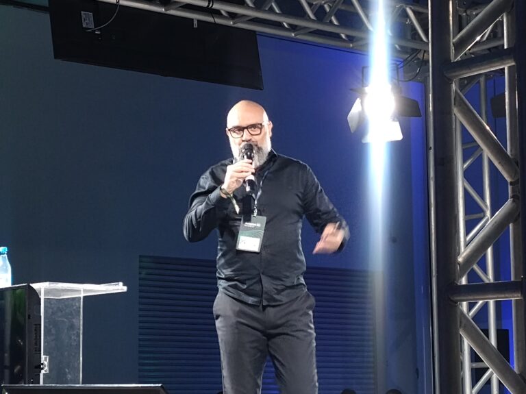 Fabrício Alva revela como a IA vira “motor invisível” da eficiência nas empresas no Amazon IA Summit 2025