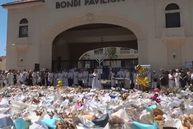 Austrália presta homenagem às vítimas de ataque em Bondi Beach