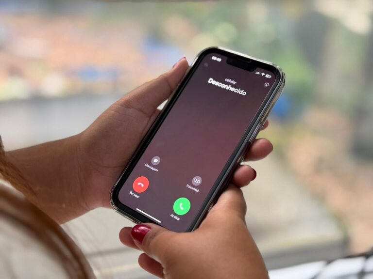 Criminosos usam golpe da ligação muda para clonar vozes de vítimas em Manaus