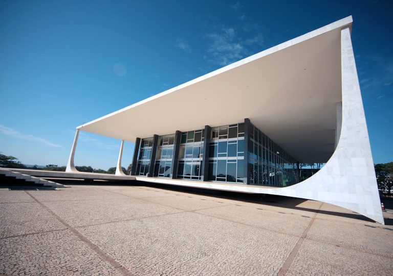 STF mantém proibição de contas em bets de beneficiários do Bolsa Família