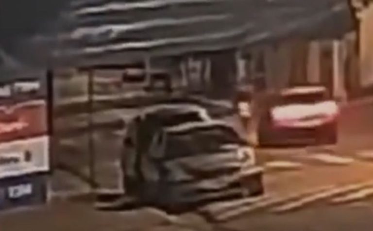 Jovem enviou mensagens com ameaças antes de matar namorado e amiga