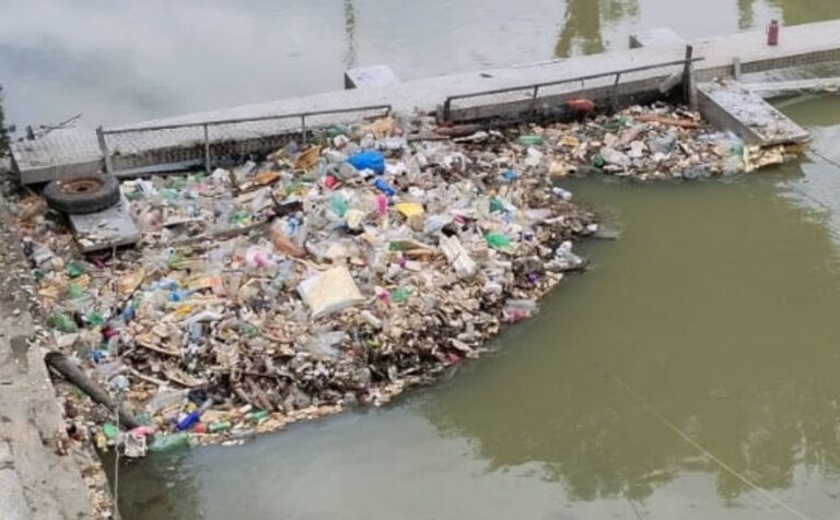 Trabalhadores encontram parte de corpo humano em eco-barreira no bairro Alvorada