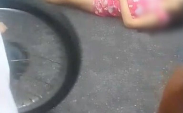 Criança de 6 anos é atropelada por caminhão e socorrida por populares na zona Leste de Manaus;