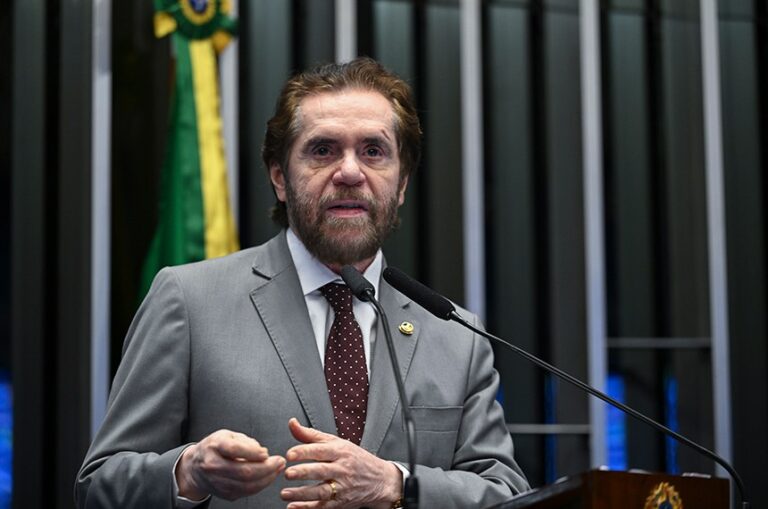 Plínio Valério critica Gilmar Mendes e cobra reação do Senado sobre impeachment de ministros do STF