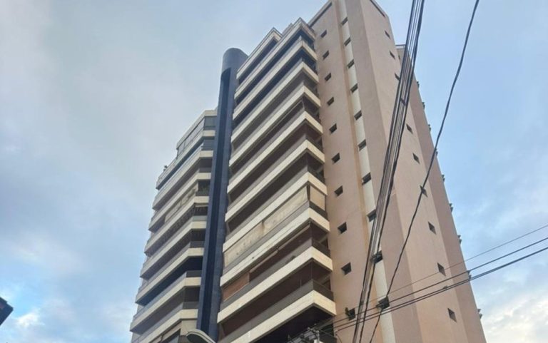 Após queda do 10º andar, menino de 4 anos passa por cirurgia e quadro é estável