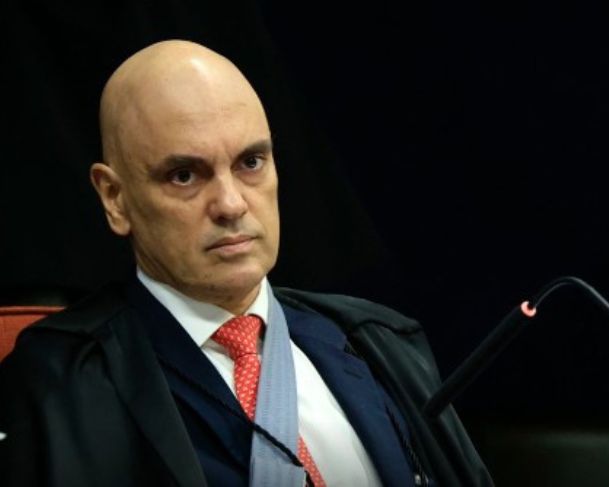 Moraes autoriza saída temporária de Bolsonaro para realização de cirurgia