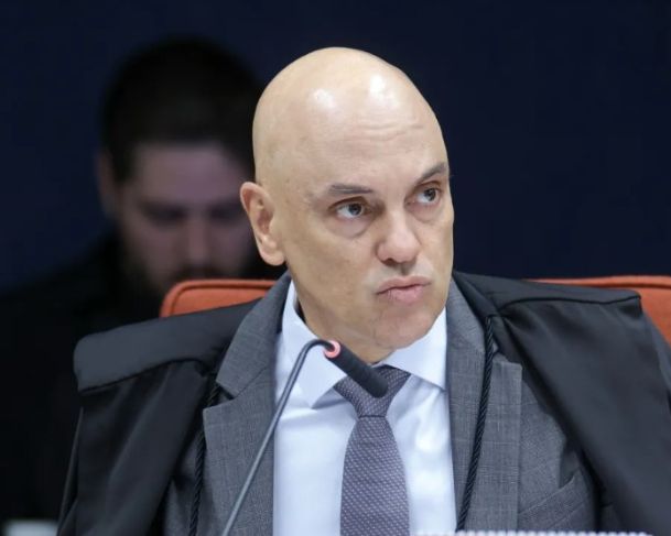 Moraes deve pedir perícia médica para avaliar necessidade de nova cirurgia para ex-presidente Bolsonaro Moraes deve pedir perícia médica para avaliar necessidade de nova cirurgia para ex-presidente Bolsonaro