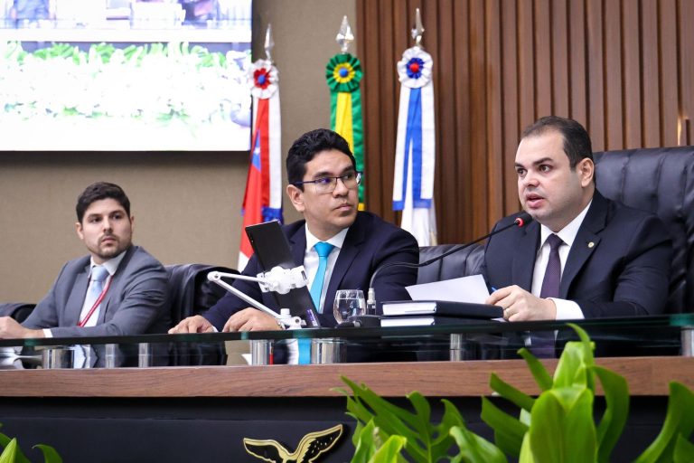“Deputados estão mais preocupados com o jogo do Flamengo do que em votar”, dispara Roberto Cidade “Deputados estão mais preocupados com o jogo do Flamengo do que em votar”, dispara Roberto Cidade