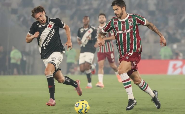 Vasco vira sobre Fluminense no último minuto e larga na frente na Copa do Brasil