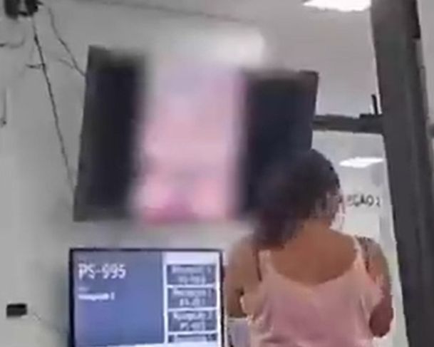 Vídeo de sexo explícito é exibido para pacientes em sala de espera de hospital em MG