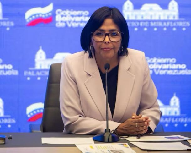 Forças Armadas da Venezuela reconhecem Delcy Rodrígues como presidente interina do país