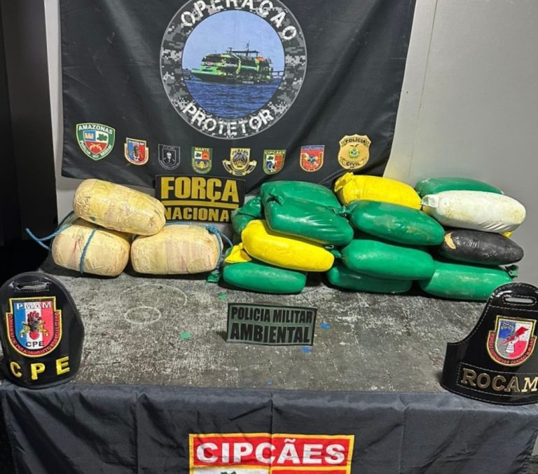 Fiscalização da PM apreende mais de 40 kg de drogas em ferryboats no Amazonas