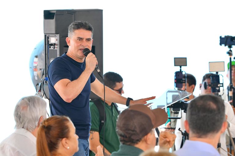 “É muito complexo ser prefeito e não dá para ser dentro de casa, muito menos de gabinete”, diz David Almeida