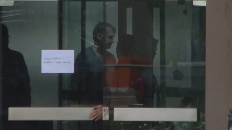 Moraes pede à PF que se manifeste sobre suposto barulho na cela de Bolsonaro