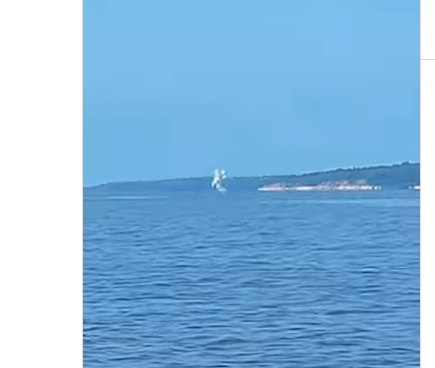 Veja momento da queda de avião próximo à ponte Rio Negro