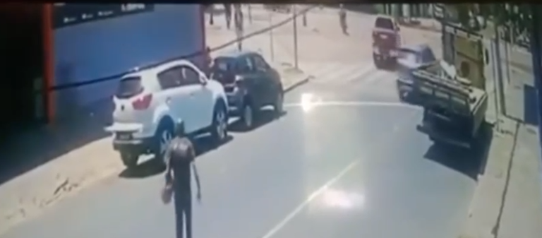 Pedestre morre atropelado por motocicleta em Porto Alegre