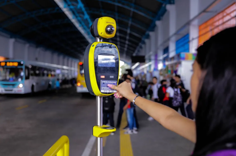 Quadrilha aplica golpe de R$ 6 milhões na meia-passagem em Manaus