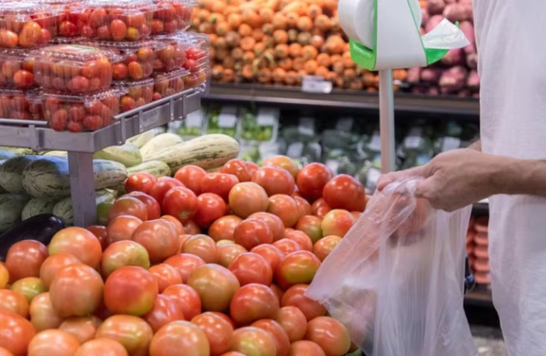 Cesta básica fica 8,12% mais barata em Manaus, aponta Conab